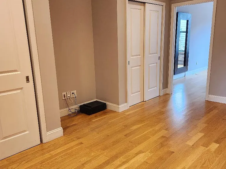 54 Hausman St #1A — Photo 7