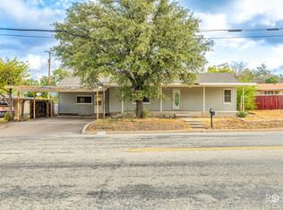 1101 S Crockett Ave, Sonora, TX 76950