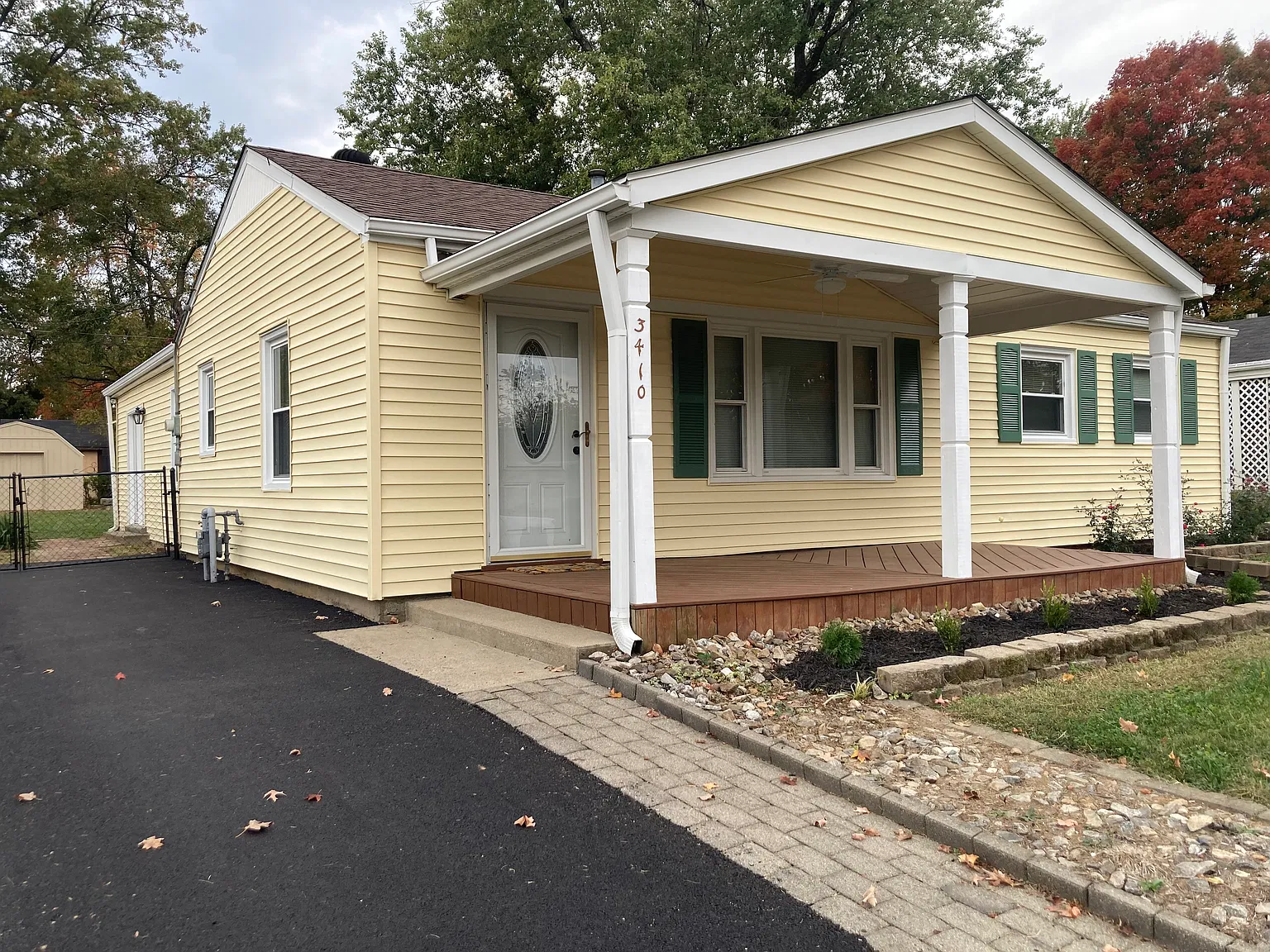 3 bed, 1.5 bath, 1320 sqft, $1,850 — Photo 1