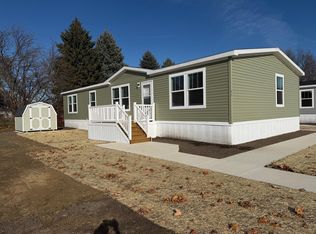 71 Riverview Dr, Erie, MI 48133