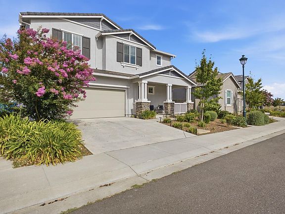 4th image of 312 Hibiscus Street