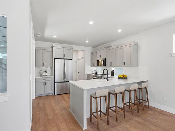 4th image of 60857 SE Barstow Pl