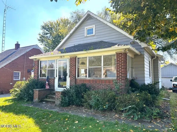 1015 E Elm Tree Rd, Rossford, OH 43460