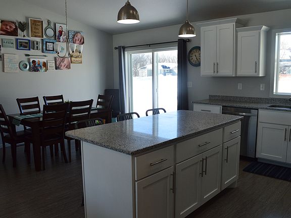 4th image of 1285 Goldenwood Dr