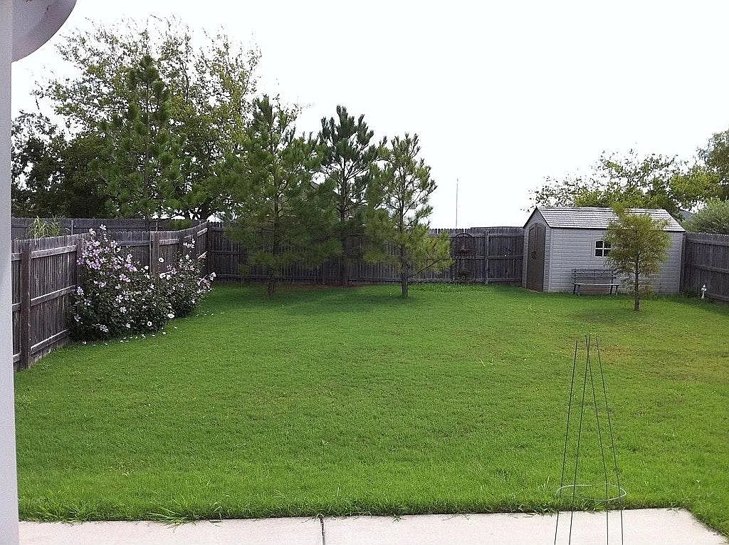 3 bed, 1220 sqft, $1,400 — Photo 2