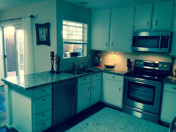 3rd image of 54210 Avenida Mendoza