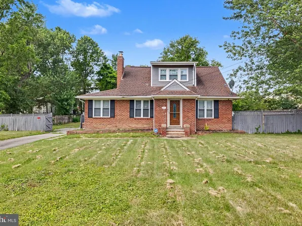 8608 Woodlawn Ct, Alexandria, VA 22309