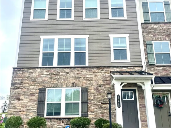 1078 Adair Ave, Valencia, PA 16059