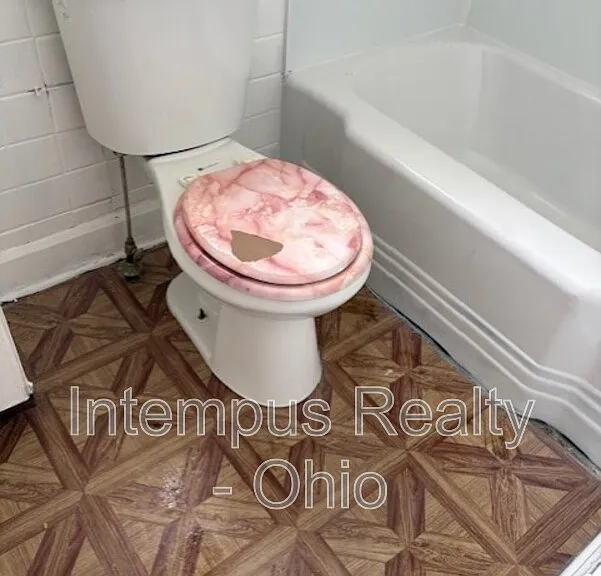 633 Cassius Ave #1 — Photo 6
