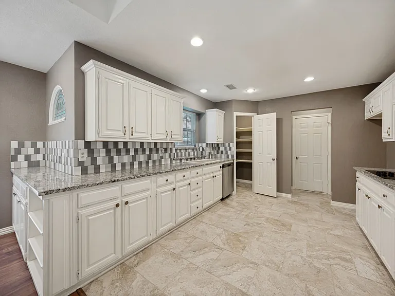 3317 Hazlewood Ct — Photo 12