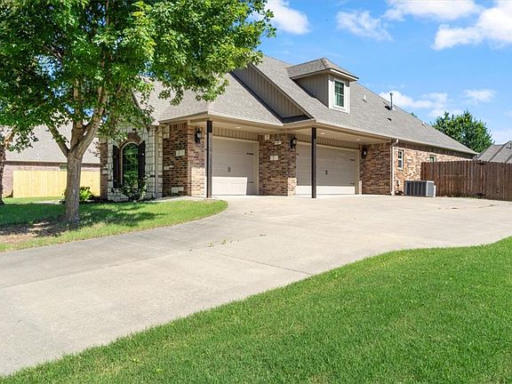 3rd image of 3623 W Bowling Green Pl