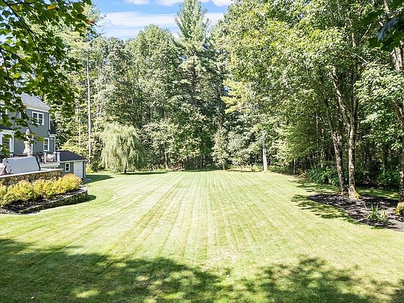 4th image of 80 Daniels Ln