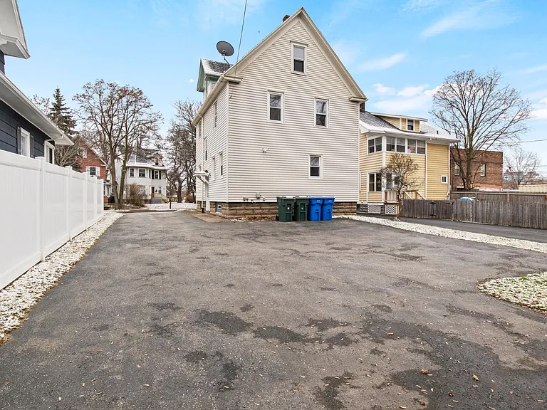 1850 E Main St #1 — Photo 22