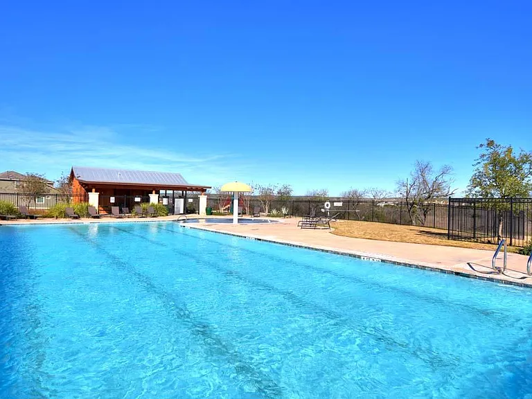 8430 Cedar Mdws — Photo 12