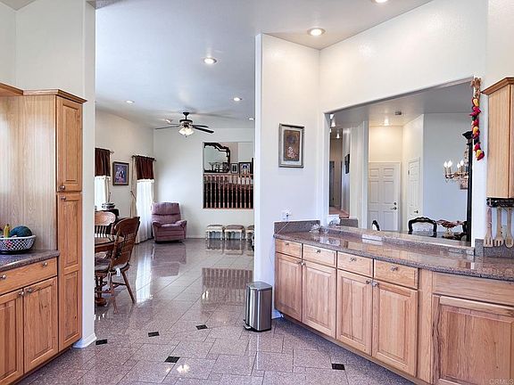 3rd image of 14 Las Flores Dr