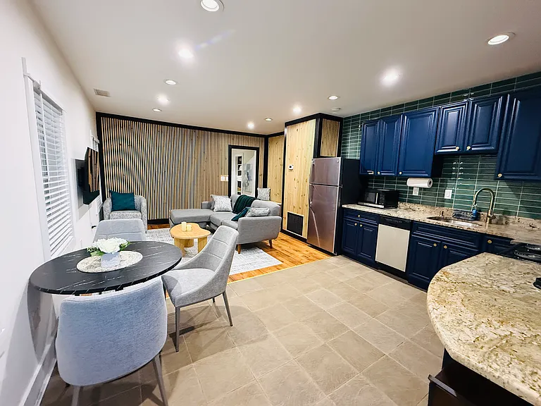 2504 E York St #2 — Photo 18