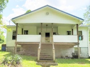 8337 Gatewood Rd, Fayetteville, WV 25840