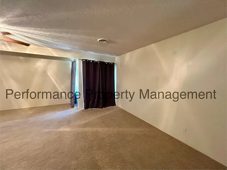 2716 Catalina Dr — Photo 4