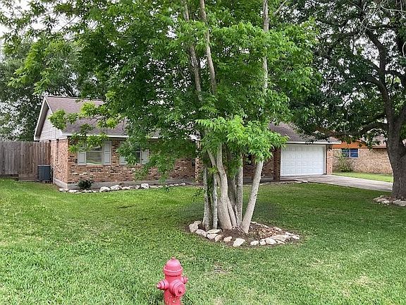 2nd image of 405 Oyster Creek Ct