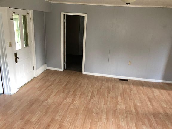 5th image of 300 E Hobart Ave