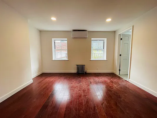 Rented by Real Street Inc | media 4