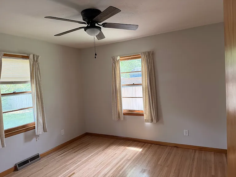 5444 N Athenian Ave — Photo 10