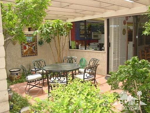 1st image of 845 N Calle De Pinos