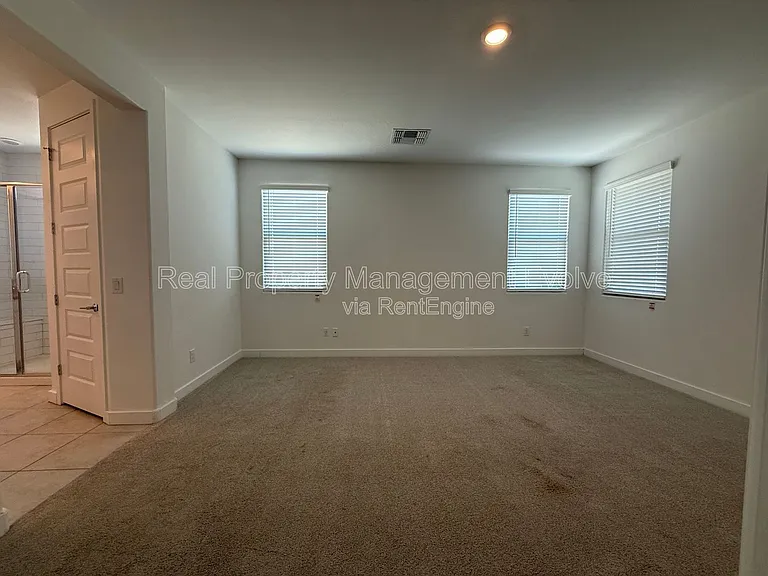 6324 W Warner St — Photo 10
