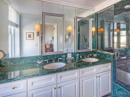 Sold by Sotheby's International Realty | media 25