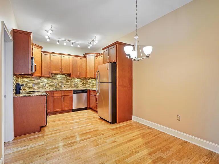 264 S Main St #302 — Photo 18