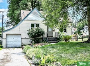 3015 Reynolds St, Omaha, NE 68112