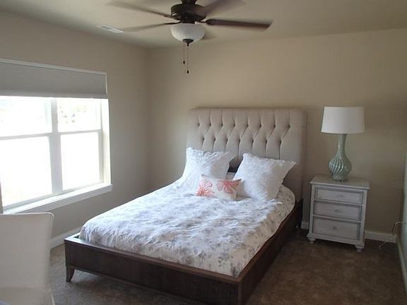 4th image of 115 Silver Lake Plz APT 102