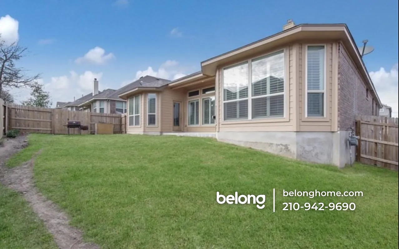 5 bed, 4.0 bath, 3350 sqft, $2,895 — Photo 2