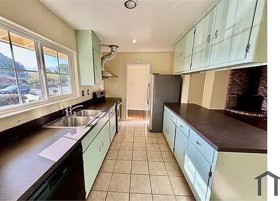 3 bed, 1500 sqft, $3,200 — Photo 4