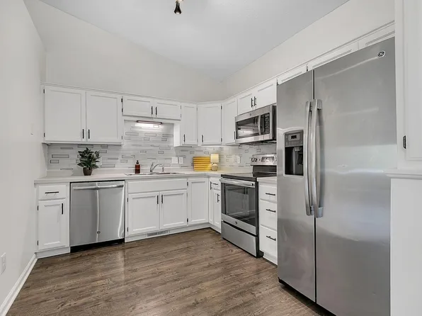 9229 Orchard Ln, Monticello, MN 55362