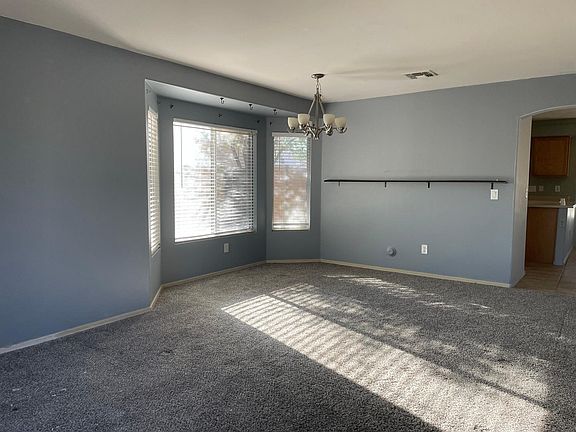 3rd image of 31722 N Royal Oak Way