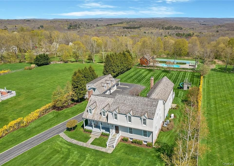 1st image of 5 Linda Ln