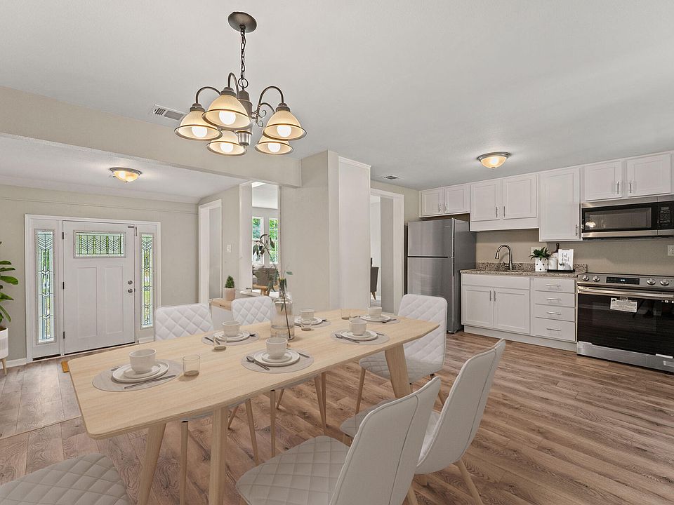 1st image of 302 Alba Plena St