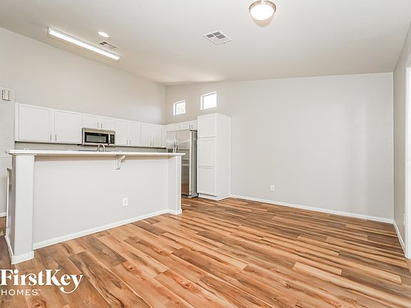 4th image of 6004 Winter Meadow St
