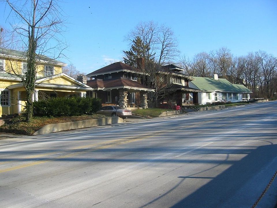 Arch Unknown, Similar to other Lott homes