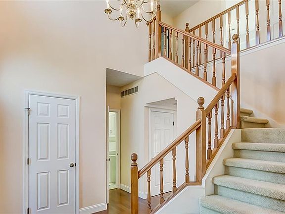 3rd image of 1948 Dovecrest Ct