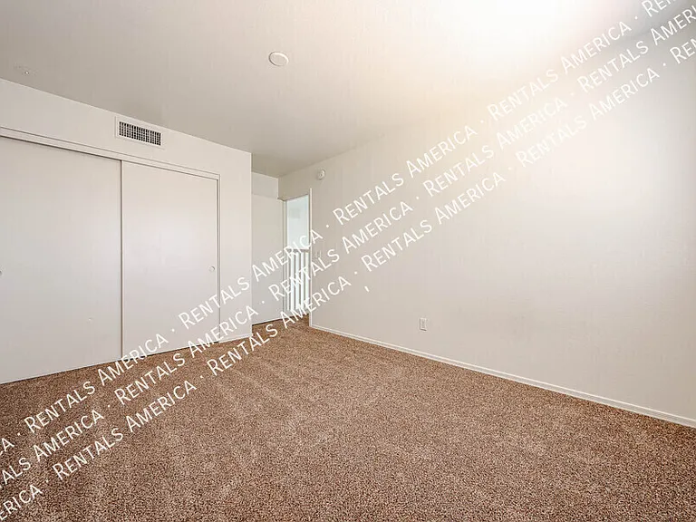 2361 W Myrtle Dr — Photo 33