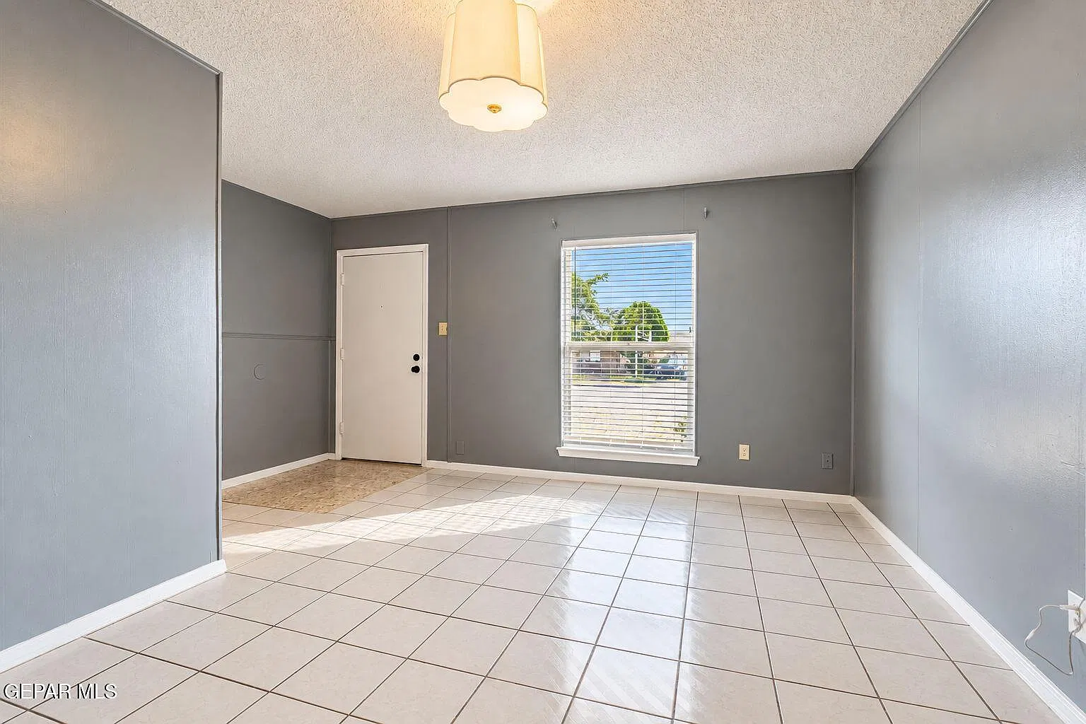 3 bed, 2.0 bath, 1450 sqft, $1,675 — Photo 4