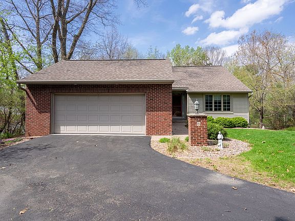 2nd image of 8 Briarwood Ln