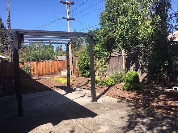2nd image of 1464 Sunland Ct