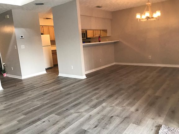 5th image of 1580 SW Crossing Cir