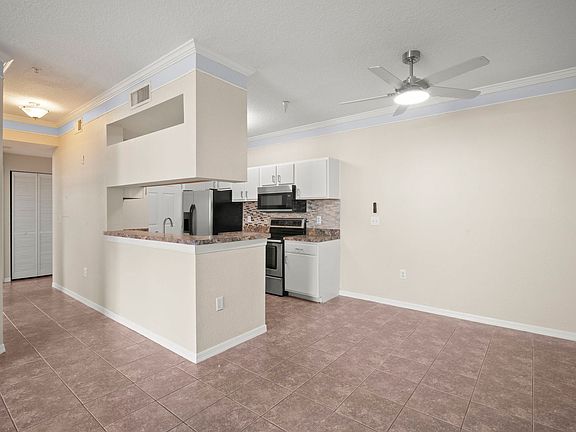 5th image of 11511 Villa Grand APT 501