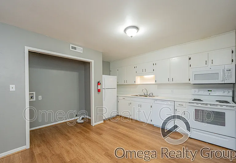 400 7th St E #2H — Photo 10