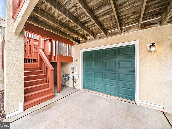 2nd image of 201 Thomas Ln S