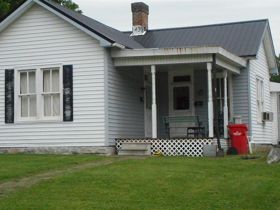 1st image of 416 W Pleasant St